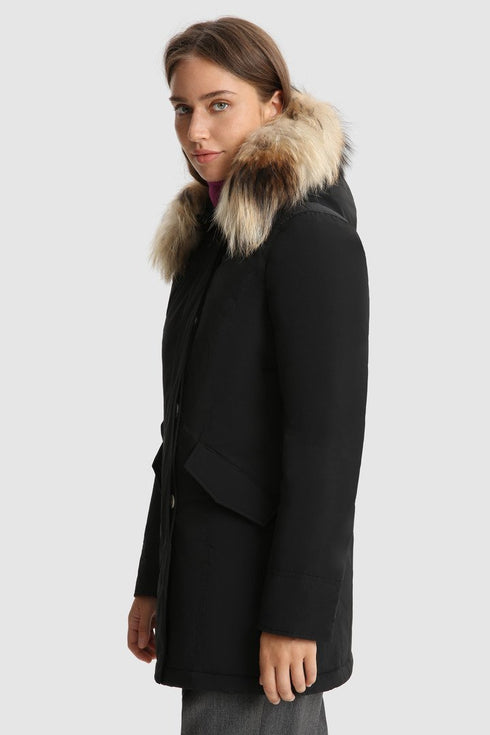 Parka Donna CFWWOU0541FRUT0573 Luxury Arctic Racoon Nero WOOLRICH- Francavilla Moda